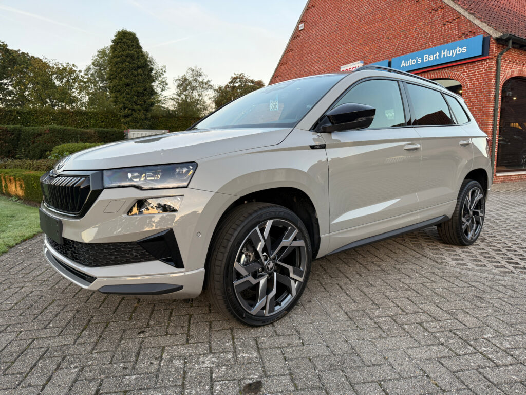 Škoda Karoq Sportline 1.5 TSI DSG – MATRIX / ACC / TREKHAAK / KESSY / CAMERA / GPS – SUPERPROMO
